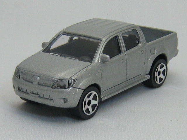 トヨタ　ハイラックス-1