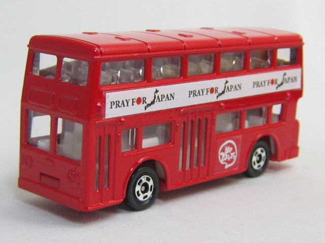 ロンドン　バス　W.M.C.C PRAY FOR JAPAN-1
